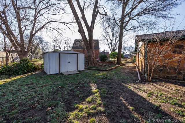 1801 Rolling Hills Place, Bartlesville, OK 74006