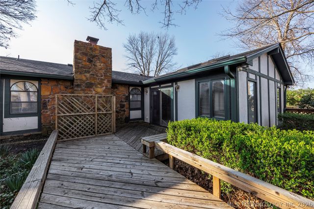 1801 Rolling Hills Place, Bartlesville, OK 74006