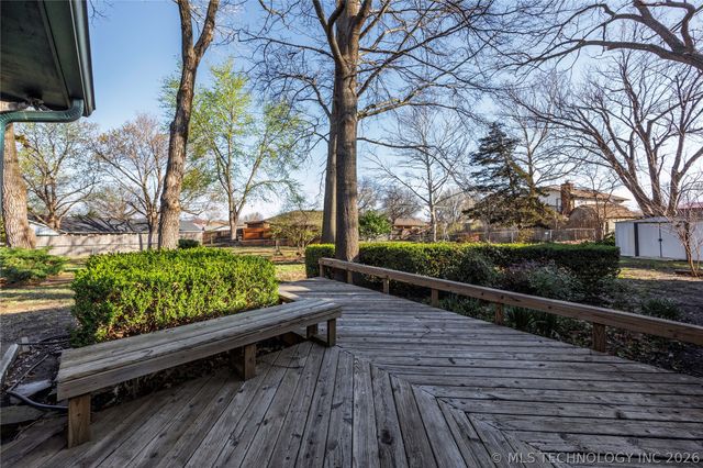 1801 Rolling Hills Place, Bartlesville, OK 74006