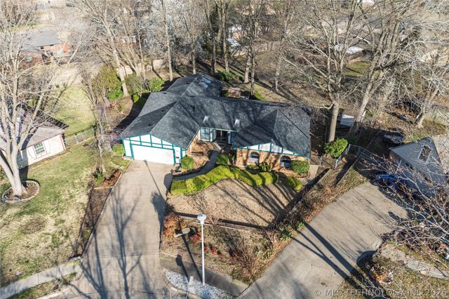 1801 Rolling Hills Place, Bartlesville, OK 74006