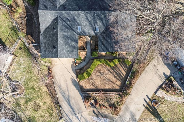 1801 Rolling Hills Place, Bartlesville, OK 74006