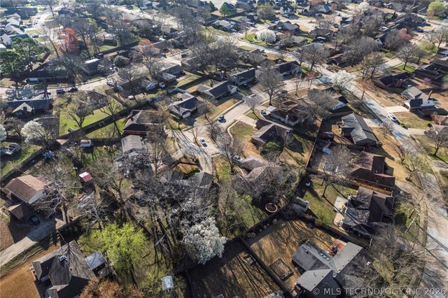 1801 Rolling Hills Place, Bartlesville, OK 74006