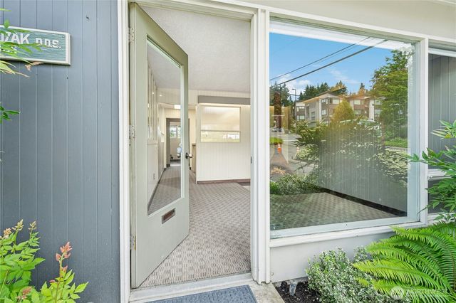 6505 NE 181st Street, Kenmore, WA 98028