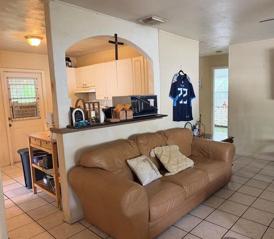 2640 NE 8th Terrace, Pompano Beach, FL 33064