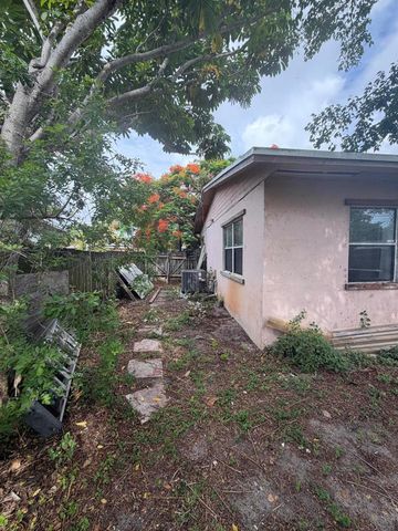 2640 NE 8th Terrace, Pompano Beach, FL 33064