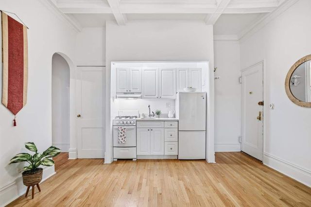 417 Riverside Dr Apt D, New York City, NY 10025