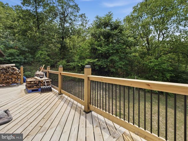 11181 HEDGESVILLE RD, Hedgesville, WV 25427