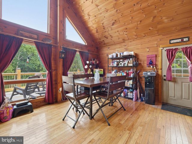 11181 HEDGESVILLE RD, Hedgesville, WV 25427