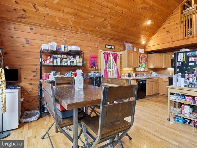 11181 HEDGESVILLE RD, Hedgesville, WV 25427