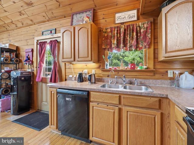 11181 HEDGESVILLE RD, Hedgesville, WV 25427