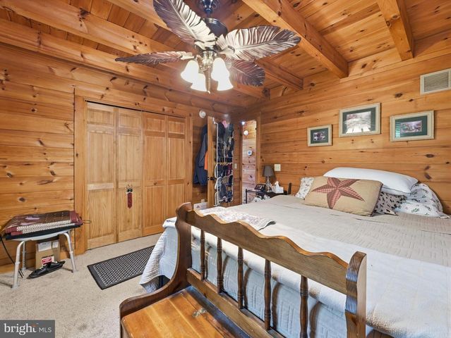 11181 HEDGESVILLE RD, Hedgesville, WV 25427