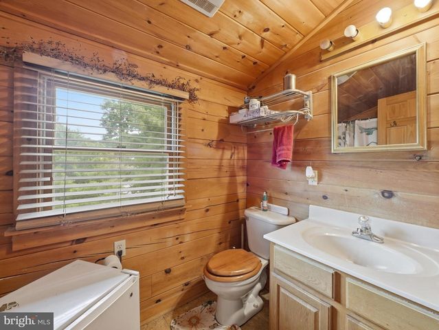 11181 HEDGESVILLE RD, Hedgesville, WV 25427