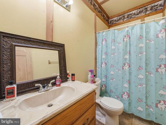 11181 HEDGESVILLE RD, Hedgesville, WV 25427