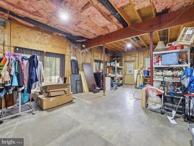 11181 HEDGESVILLE RD, Hedgesville, WV 25427