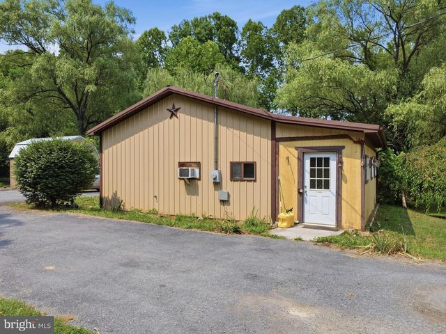 11181 HEDGESVILLE RD, Hedgesville, WV 25427