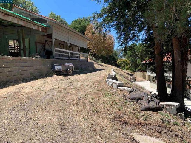 486 Butterfield Place, Moraga, CA 94556