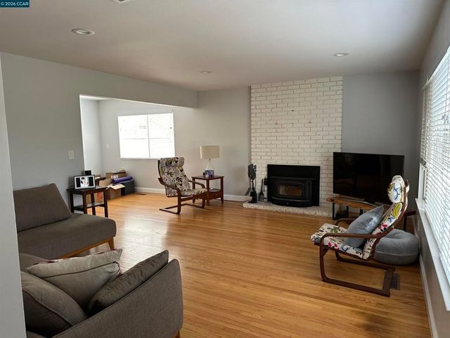 486 Butterfield Place, Moraga, CA 94556