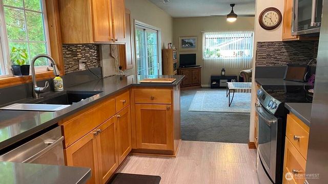 1410 Graham Drive, Kelso, WA 98626