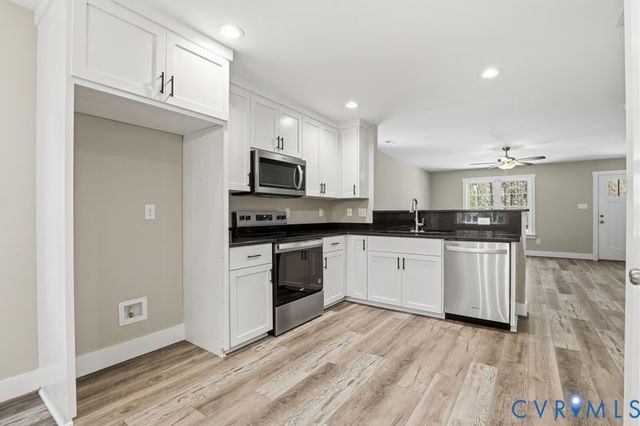 230 Glen St, West Point, VA 23181