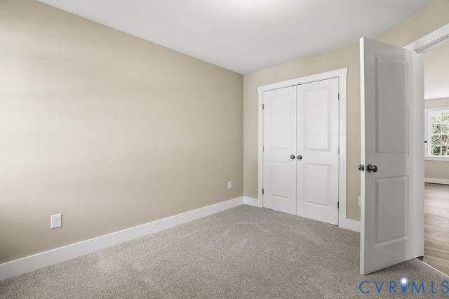 230 Glen St, West Point, VA 23181