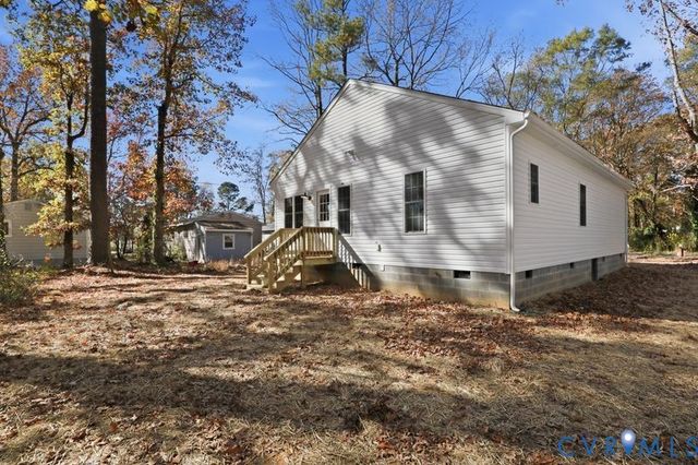 230 Glen St, West Point, VA 23181