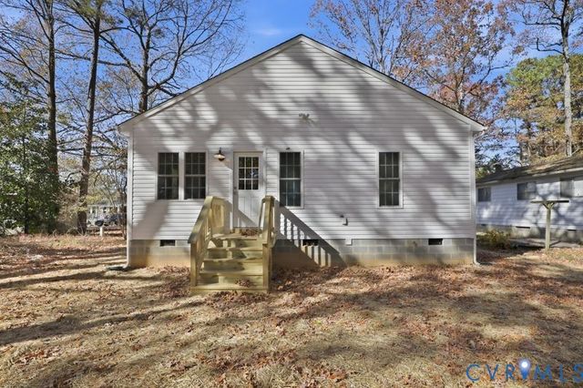 230 Glen St, West Point, VA 23181