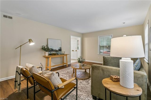 391 Circuit Ln Unit F, Newport News, VA 23608