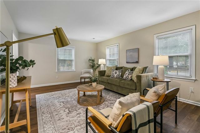 391 Circuit Ln Unit F, Newport News, VA 23608