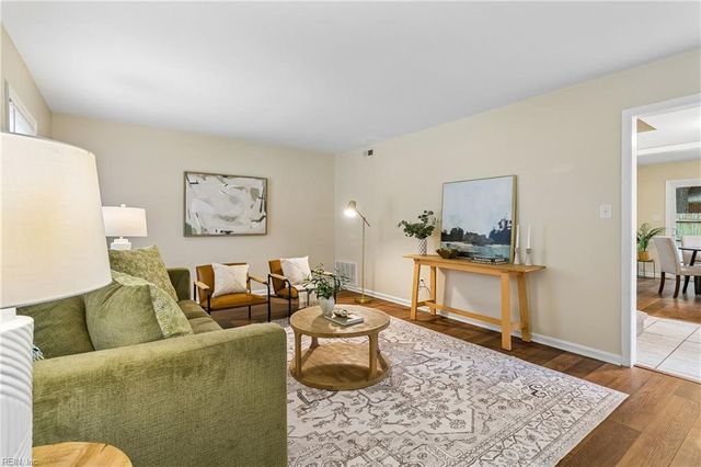391 Circuit Ln Unit F, Newport News, VA 23608