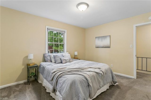391 Circuit Ln Unit F, Newport News, VA 23608