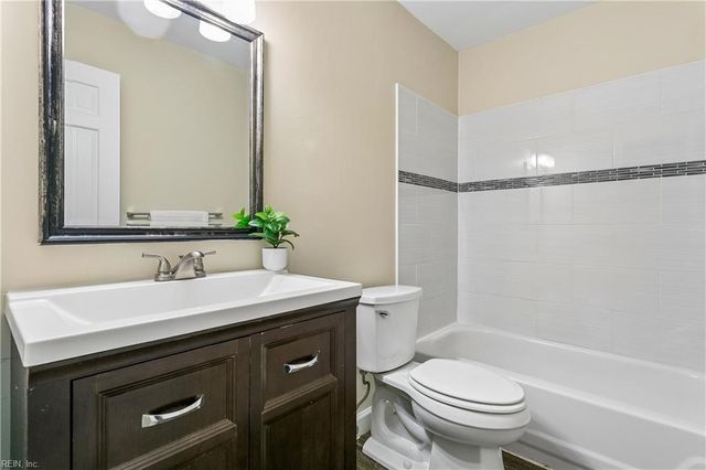 391 Circuit Ln Unit F, Newport News, VA 23608