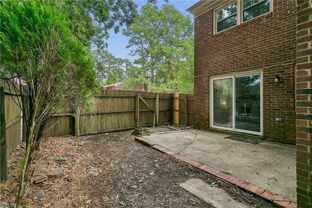 391 Circuit Ln Unit F, Newport News, VA 23608
