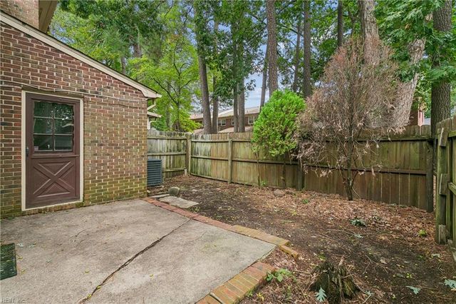391 Circuit Ln Unit F, Newport News, VA 23608