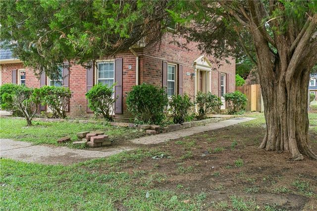 391 Circuit Ln Unit F, Newport News, VA 23608