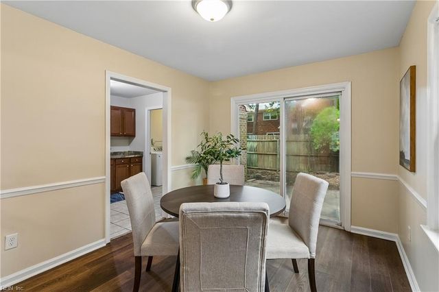 391 Circuit Ln Unit F, Newport News, VA 23608