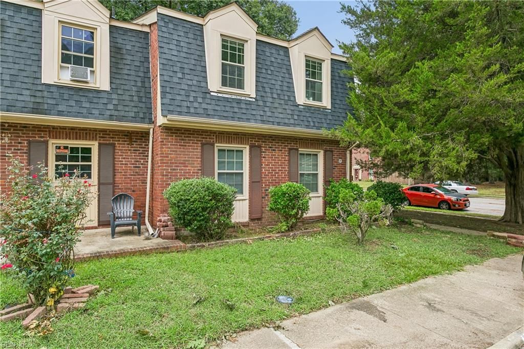 391 Circuit Ln Unit F, Newport News, VA 23608
