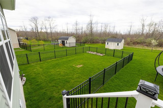 1816 Halesworth Lane, Webster, NY 14519