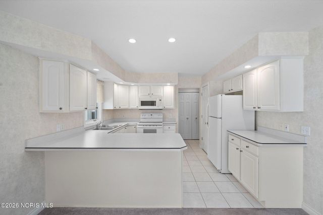 26357 W Wexford Drive, Perrysburg, OH 43551