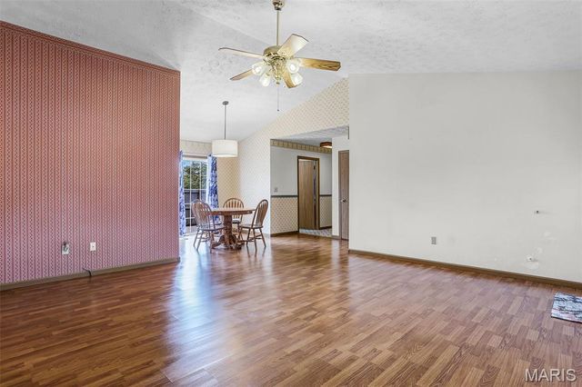 212 Meadow Drive, Troy, IL 62294