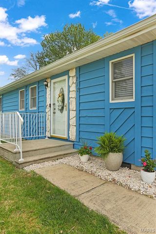 212 Meadow Drive, Troy, IL 62294
