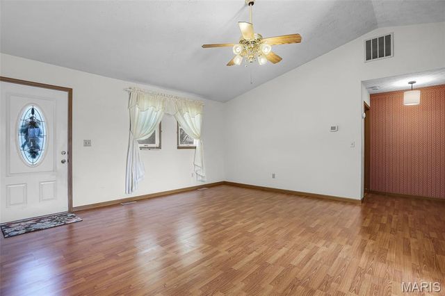 212 Meadow Drive, Troy, IL 62294