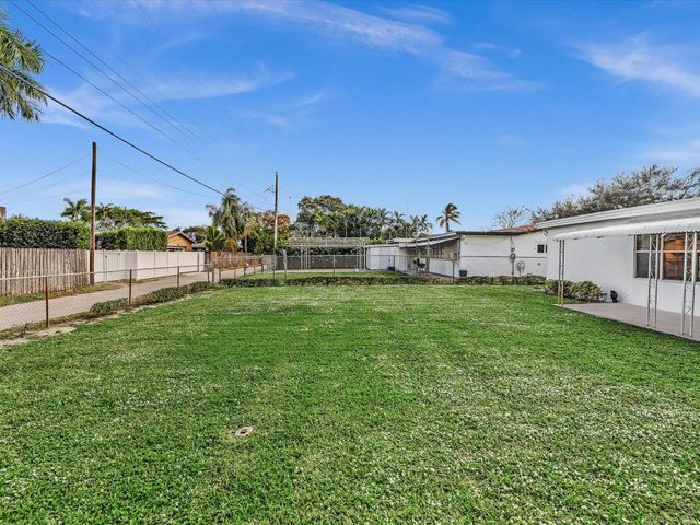 407 S Highland Dr, Hollywood, FL 33021