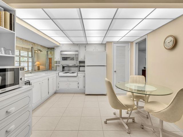 407 S Highland Dr, Hollywood, FL 33021