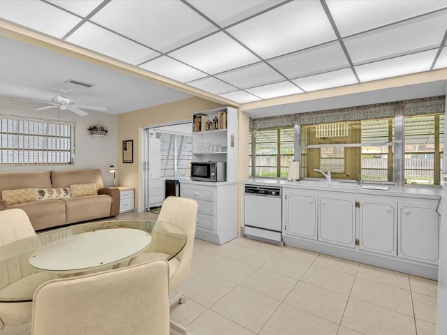 407 S Highland Dr, Hollywood, FL 33021