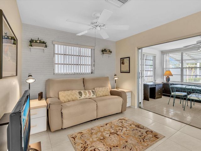 407 S Highland Dr, Hollywood, FL 33021