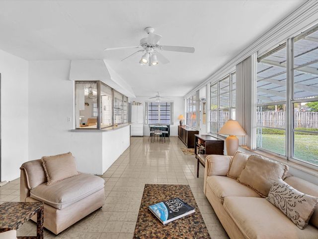 407 S Highland Dr, Hollywood, FL 33021