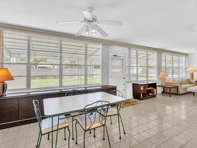 407 S Highland Dr, Hollywood, FL 33021