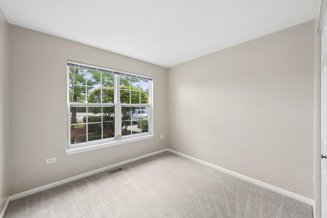 1922 Heron Avenue B, Schaumburg, IL 60193