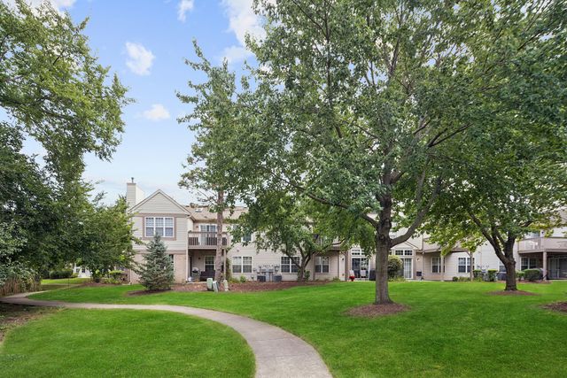 1922 Heron Avenue B, Schaumburg, IL 60193