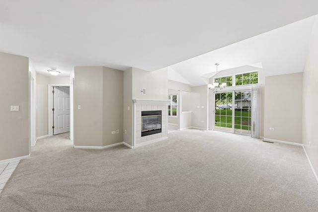 1922 Heron Avenue B, Schaumburg, IL 60193